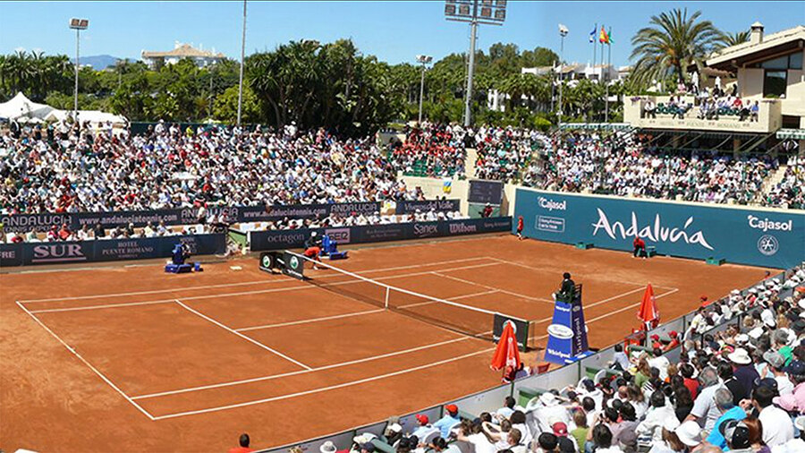 View of the Puente Romano’s centre court