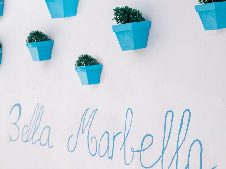 Blue pots and a phrase from Marbella Centro