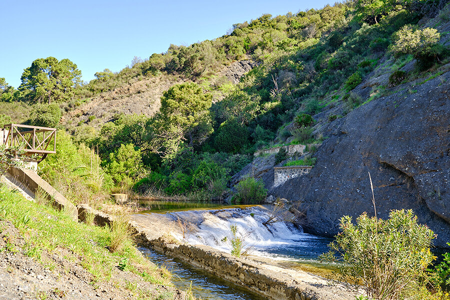 freshwater hikes