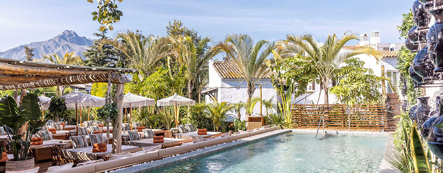puente romano pool clubs