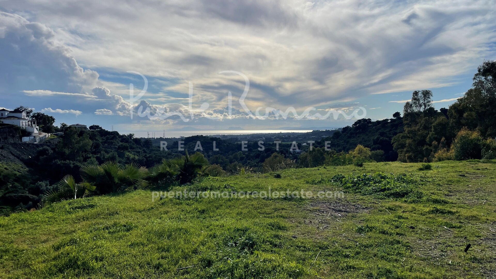 Plot with stunning views in the New Golden Mile of Estepona