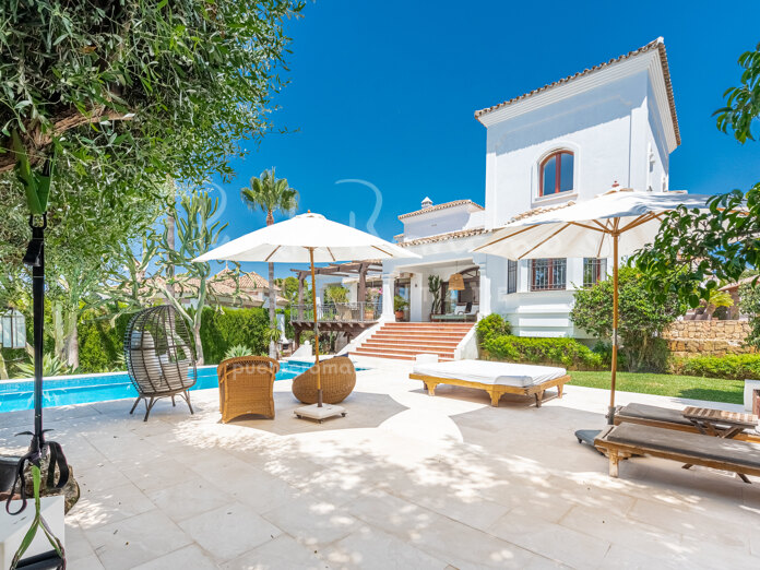 Villa con vistas al mar a solo un paseo de Puerto Banús