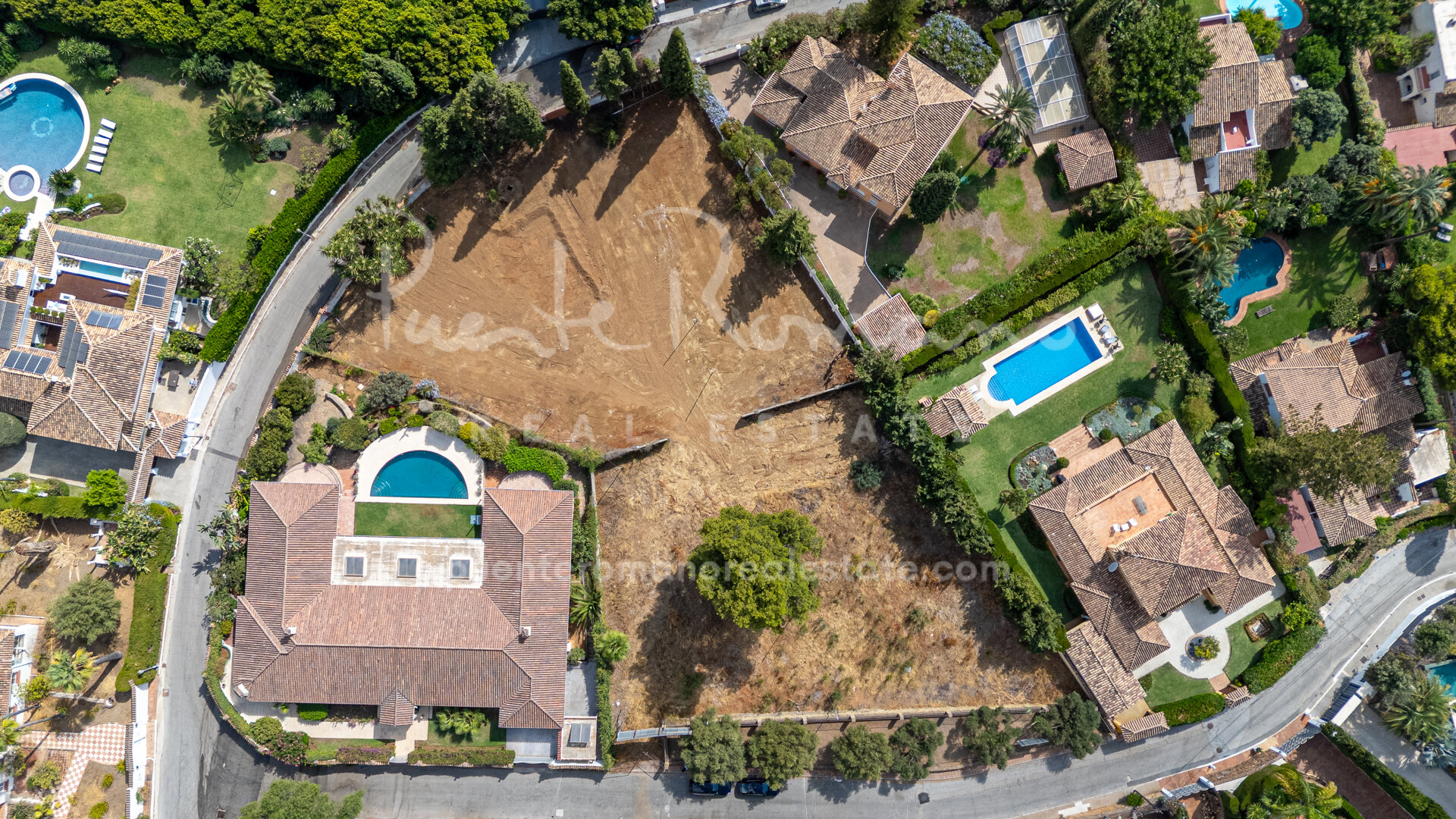 Prime development double plot in Nagüeles bordering Sierra Blanca
