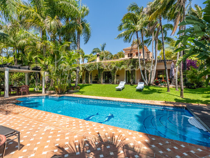 Finca mediterránea en un oasis tropical privado de más de 8.000 m² cerca de Puerto Banús