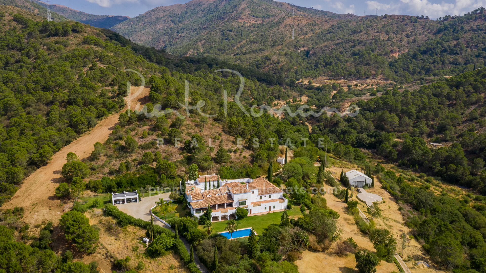 Finca mediterránea en un entorno idílico de El Velerín, Estepona
