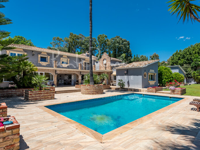Elegant family home in Fuente del Espanto