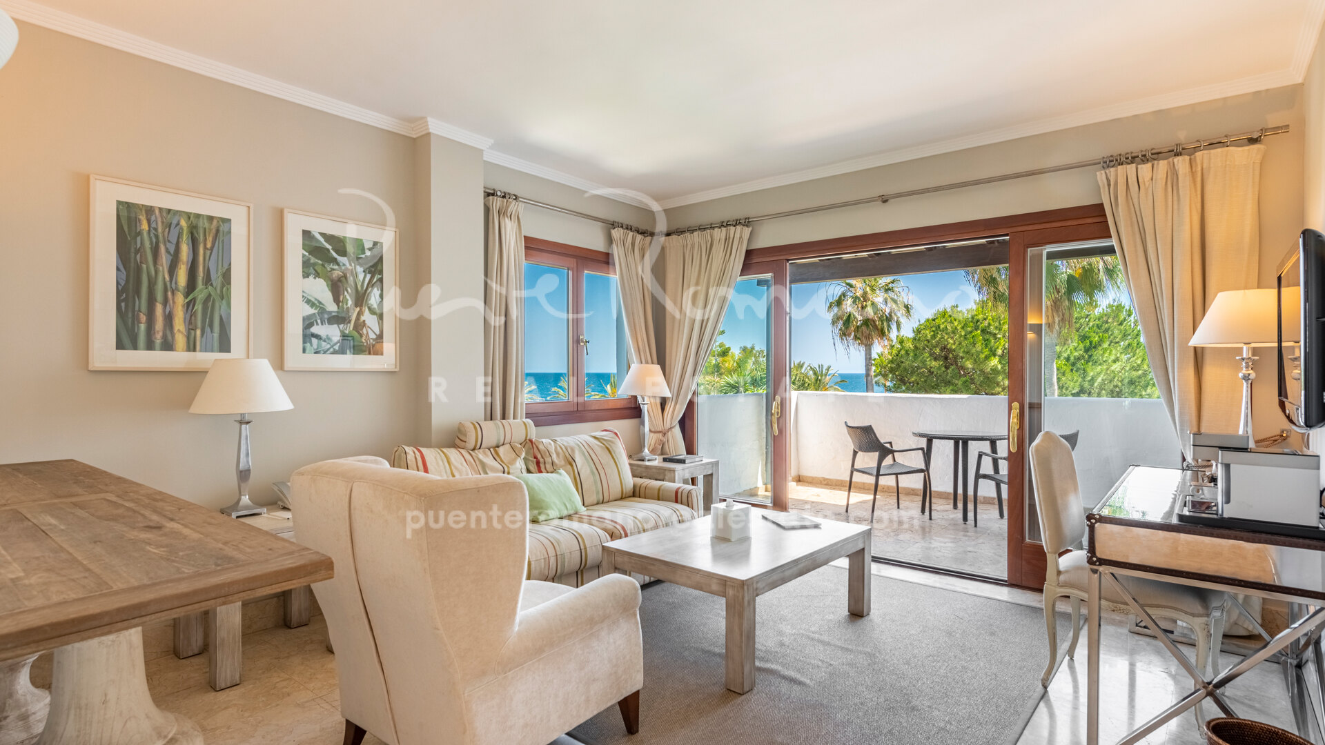 Cosy penthouse with sea views in the 5 star Puente Romano Resort