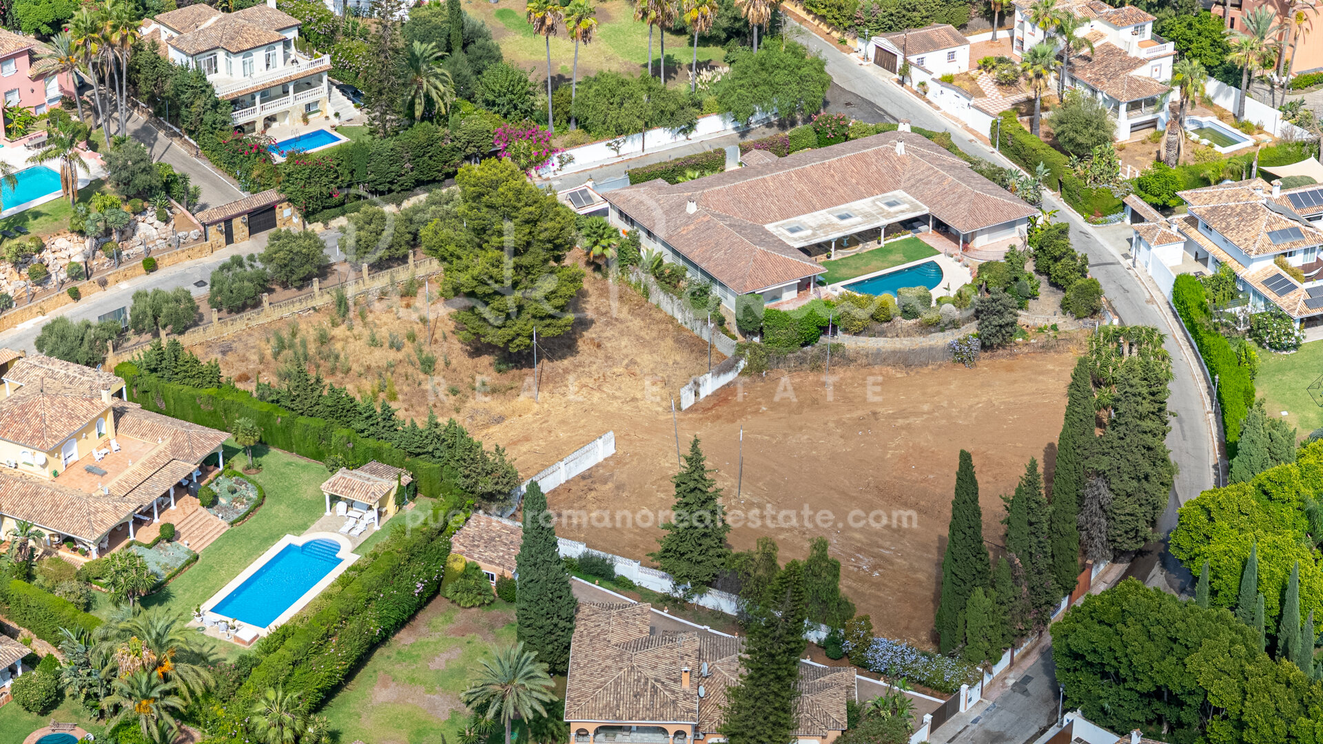 Large plot with partial sea views in Nagüeles, next to Sierra Blanca, with strong potential for one or three luxury homes