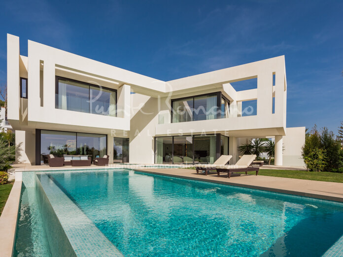 Newly built villa only a few steps to the beach in Marbella east