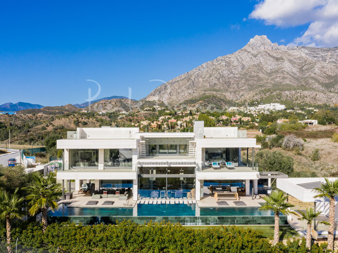 Magnífica villa moderna con preciosas vistas en una ubicación única en la Milla de Oro