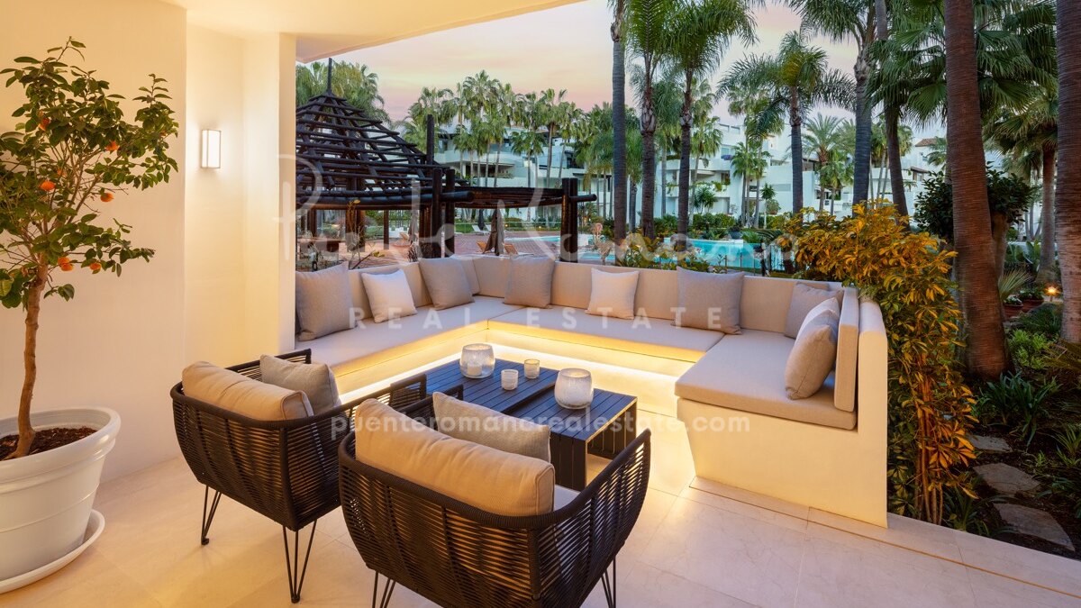 Stylish modern garden flat in a prime beachside location in Marina Puente Romano