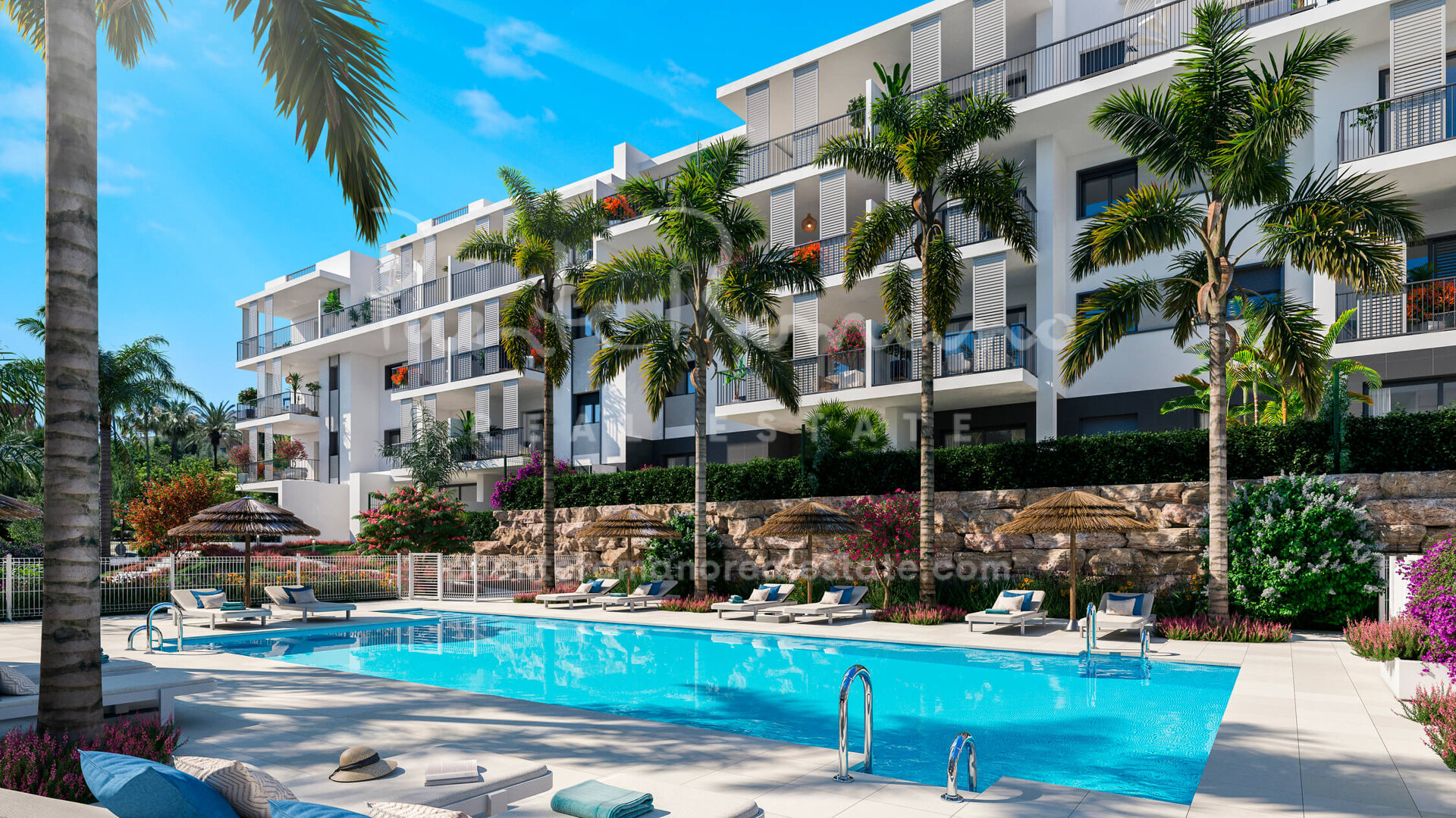 Apartment in Estepona town only 5-minutes’ walk to the beach