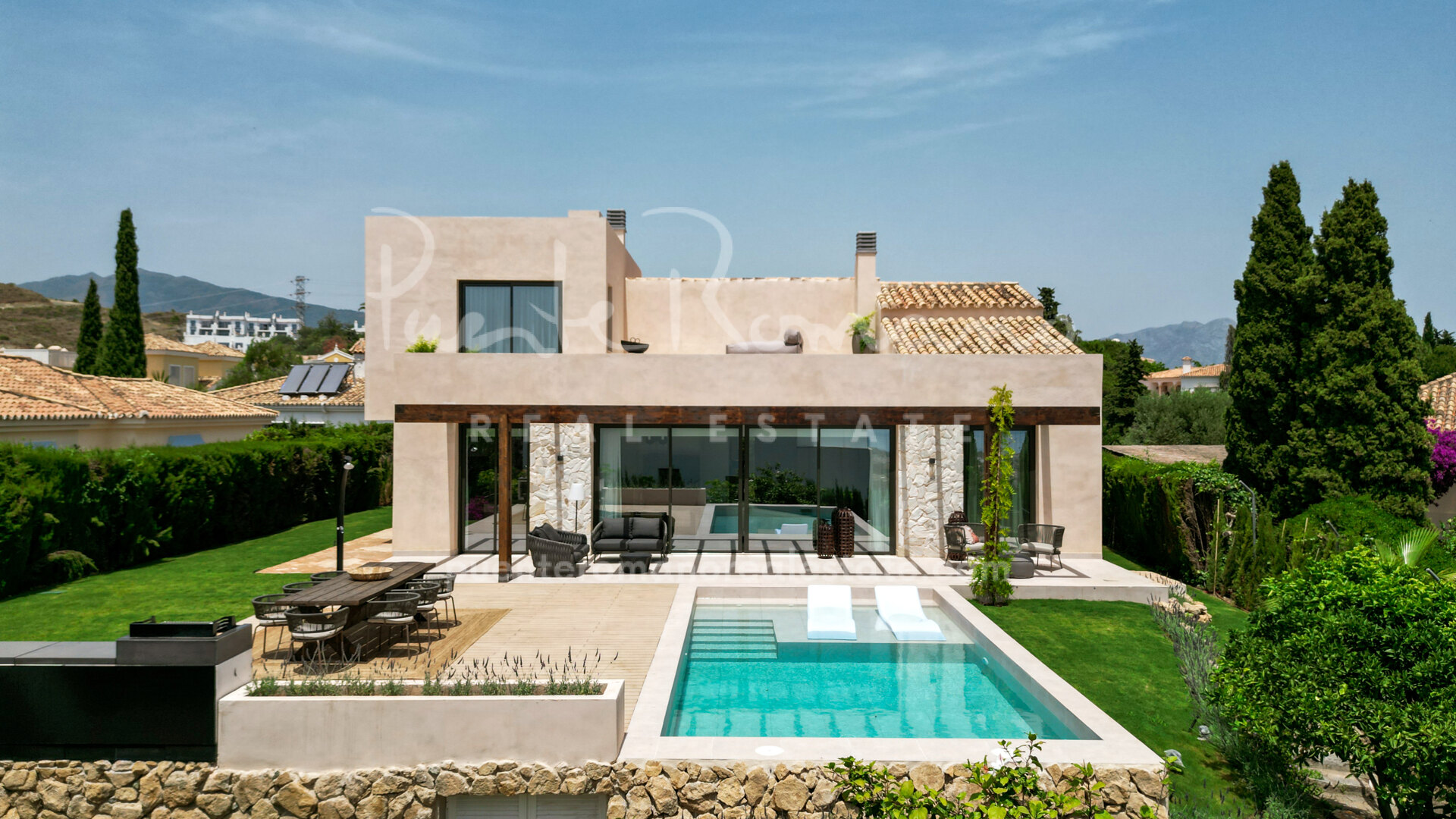 Villa moderna de lujo con encanto mediterráneo en Paraiso Alto