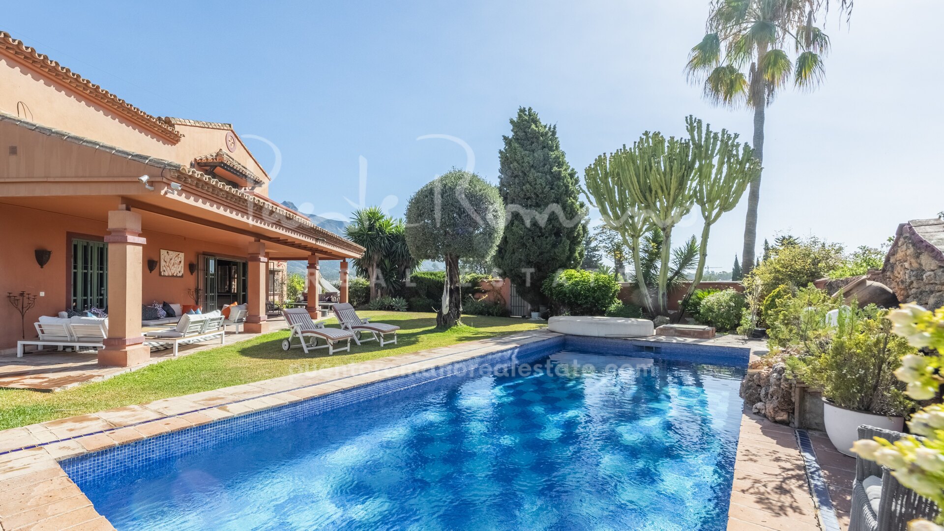 Villa de estilo bohemio en una ubicación privilegiada en Nueva Andalucía
