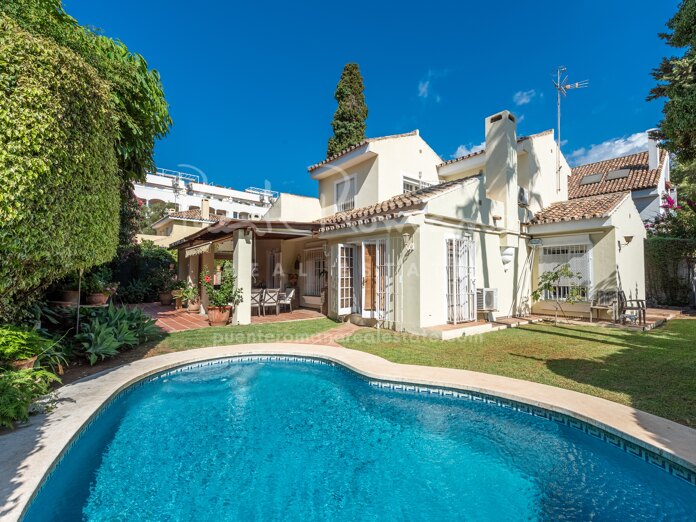 Villa con posibilidades de ampliación en una zona muy solicitada en la Milla de Oro de Marbella