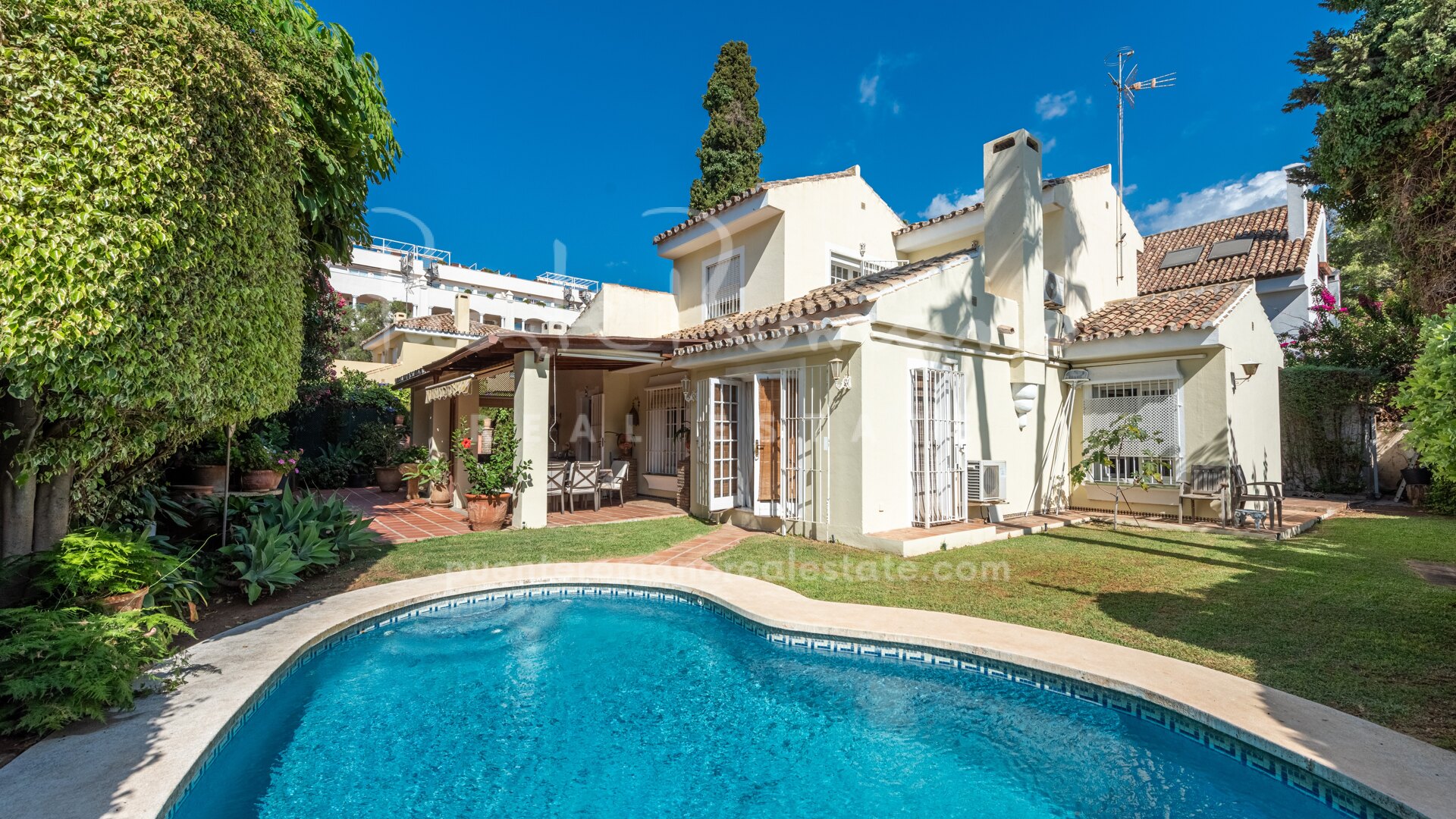 Villa con posibilidades de ampliación en una zona muy solicitada en la Milla de Oro de Marbella