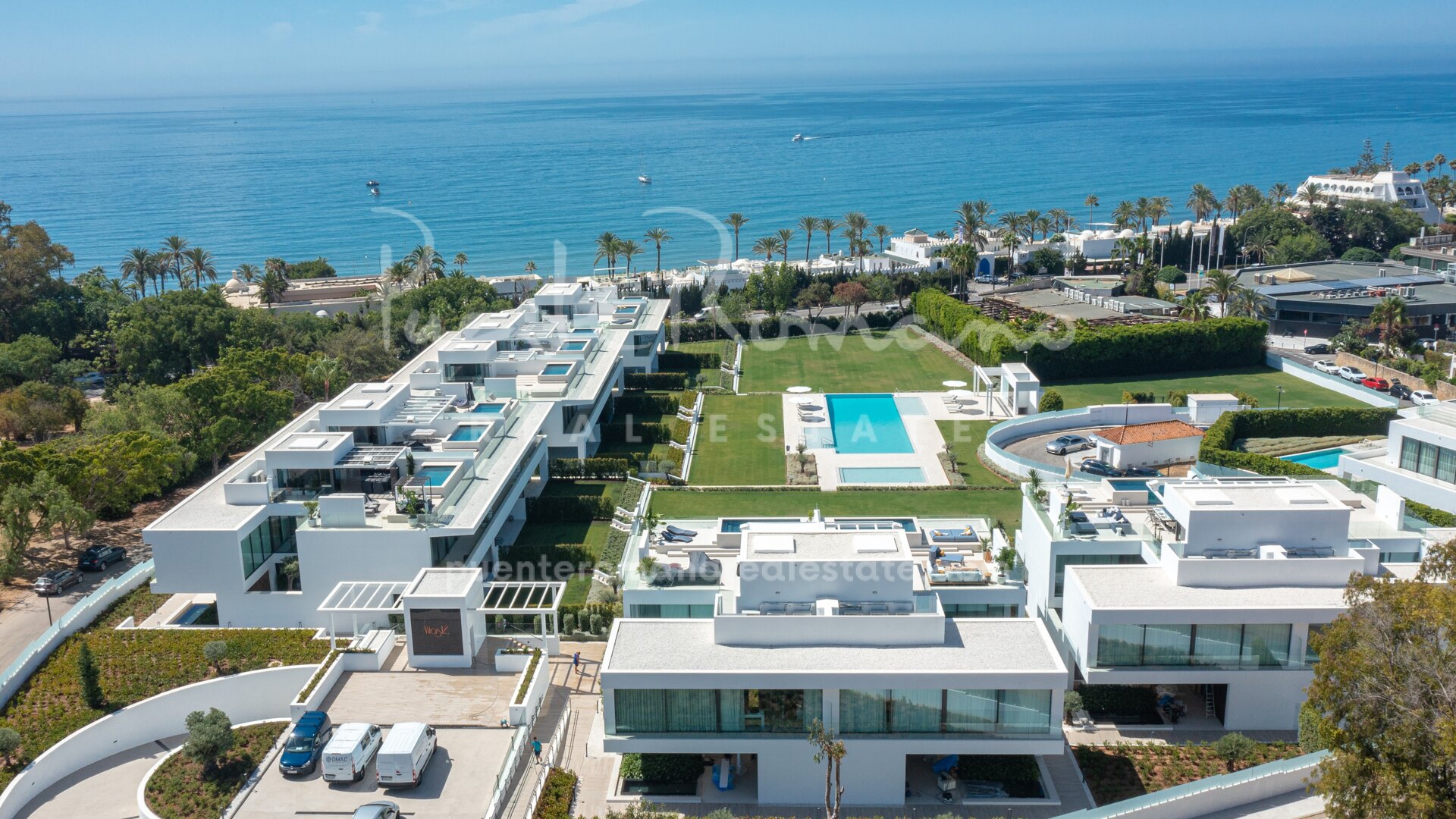 Outstanding semi-detached home on Marbella’s Golden Mile: a unique opportunity
