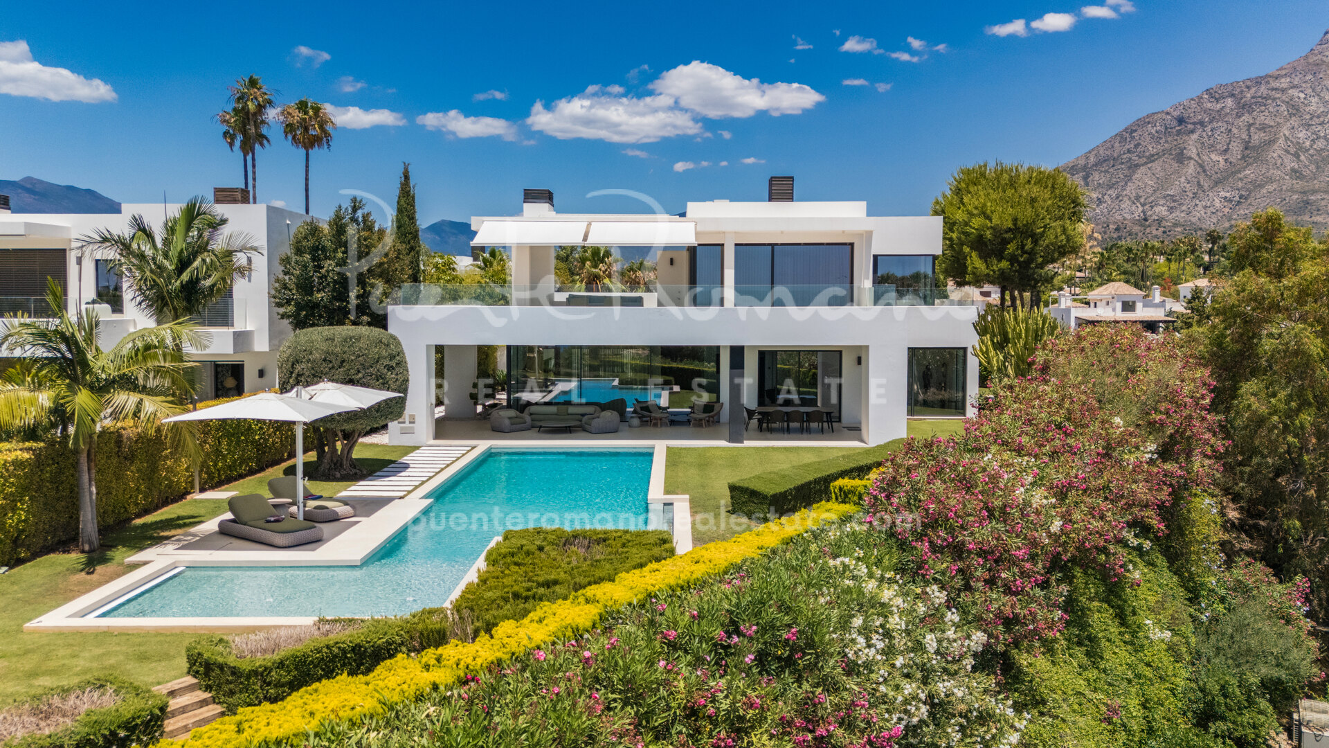 Magnificent villa in the privileged community of Las Lomas de Marbella Club