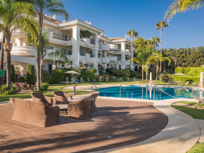 Precioso apartamento en planta baja en la cotizada zona de Altos Reales, en la Milla de Oro