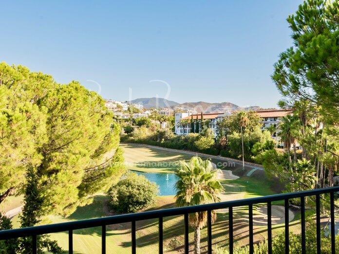Amplia adosada con excelentes vistas al golf en La Quinta