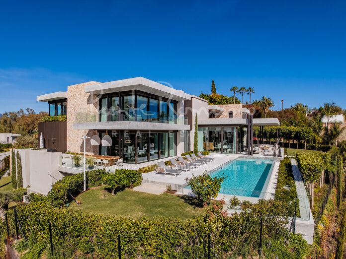 Nueva espectacular villa con vistas panorámicas al mar en Benahavís