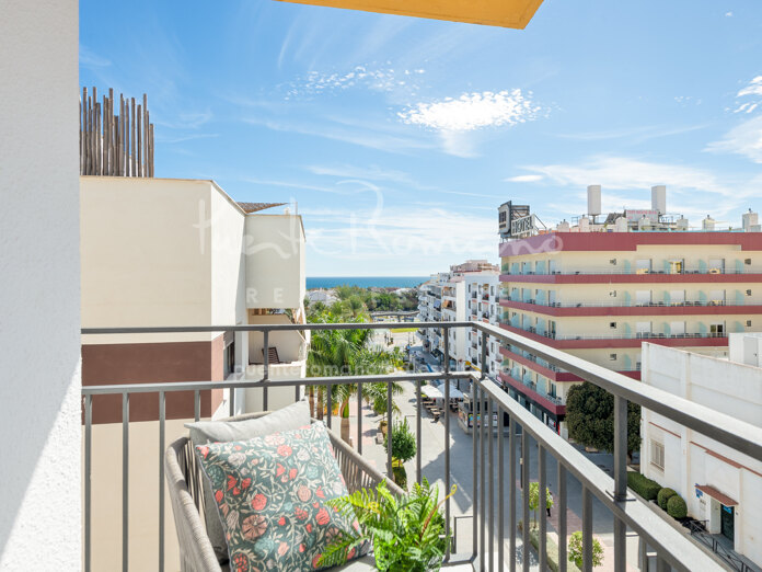 Splendid penthouse with sea views in the heart of San Pedro de Alcántara