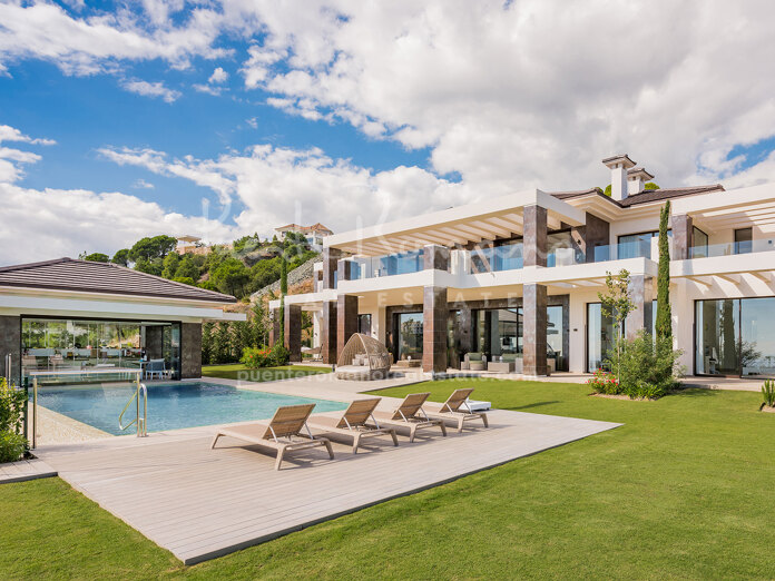 Villa de lujo y moderna con vistas panorámicas al mar en La Reserva del Alcuzcuz