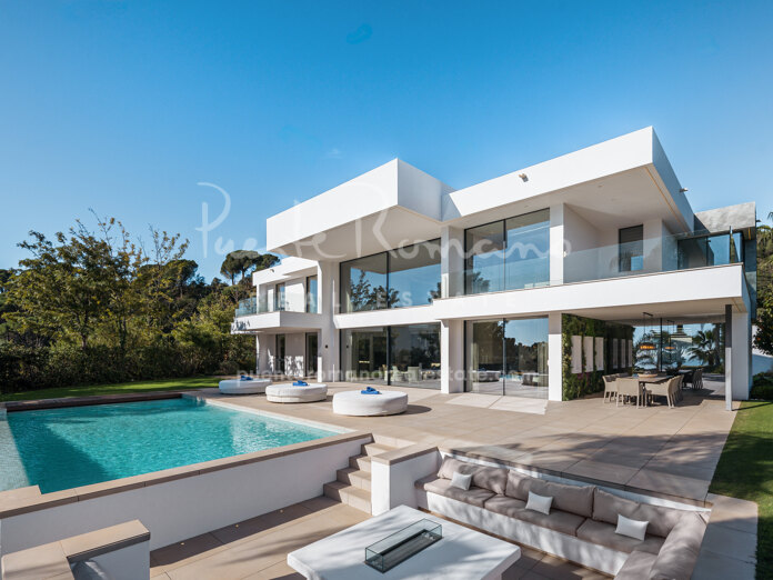 Elegant contemporary home with sea and mountain views