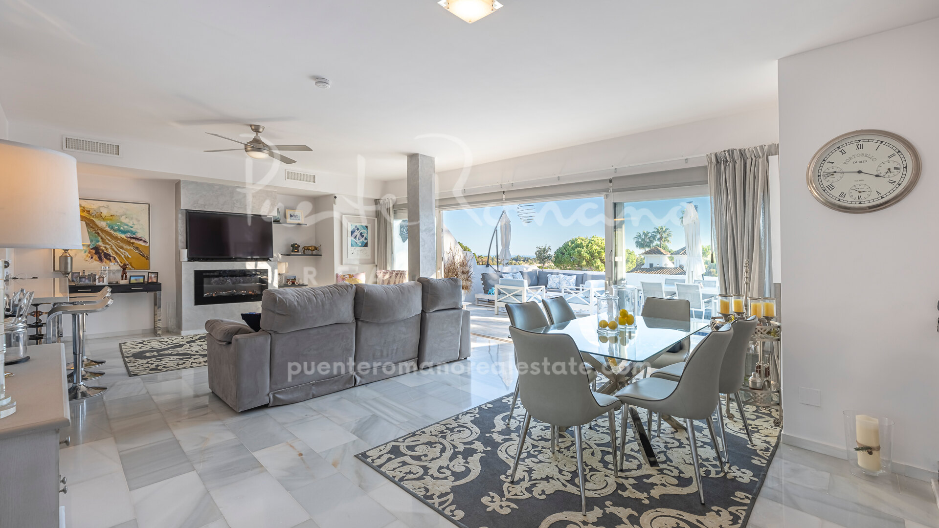 Spectacular townhouse in an exclusive frontline golf complex in Nueva Andalucía