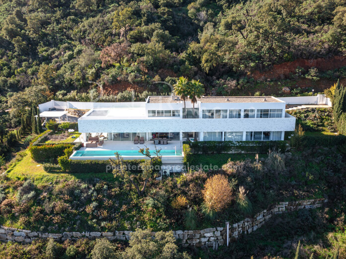 Amplia villa moderna cerca del Colegio Alemán con vistas panorámicas al mar en La Mairena