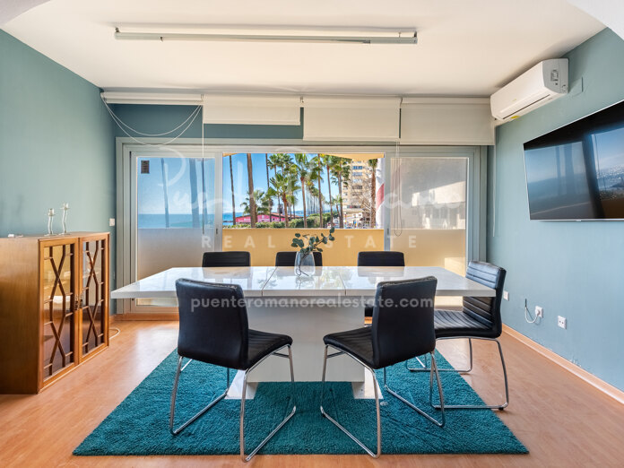 Local comercial prime en primera línea de playa frente al puerto deportivo de Marbella