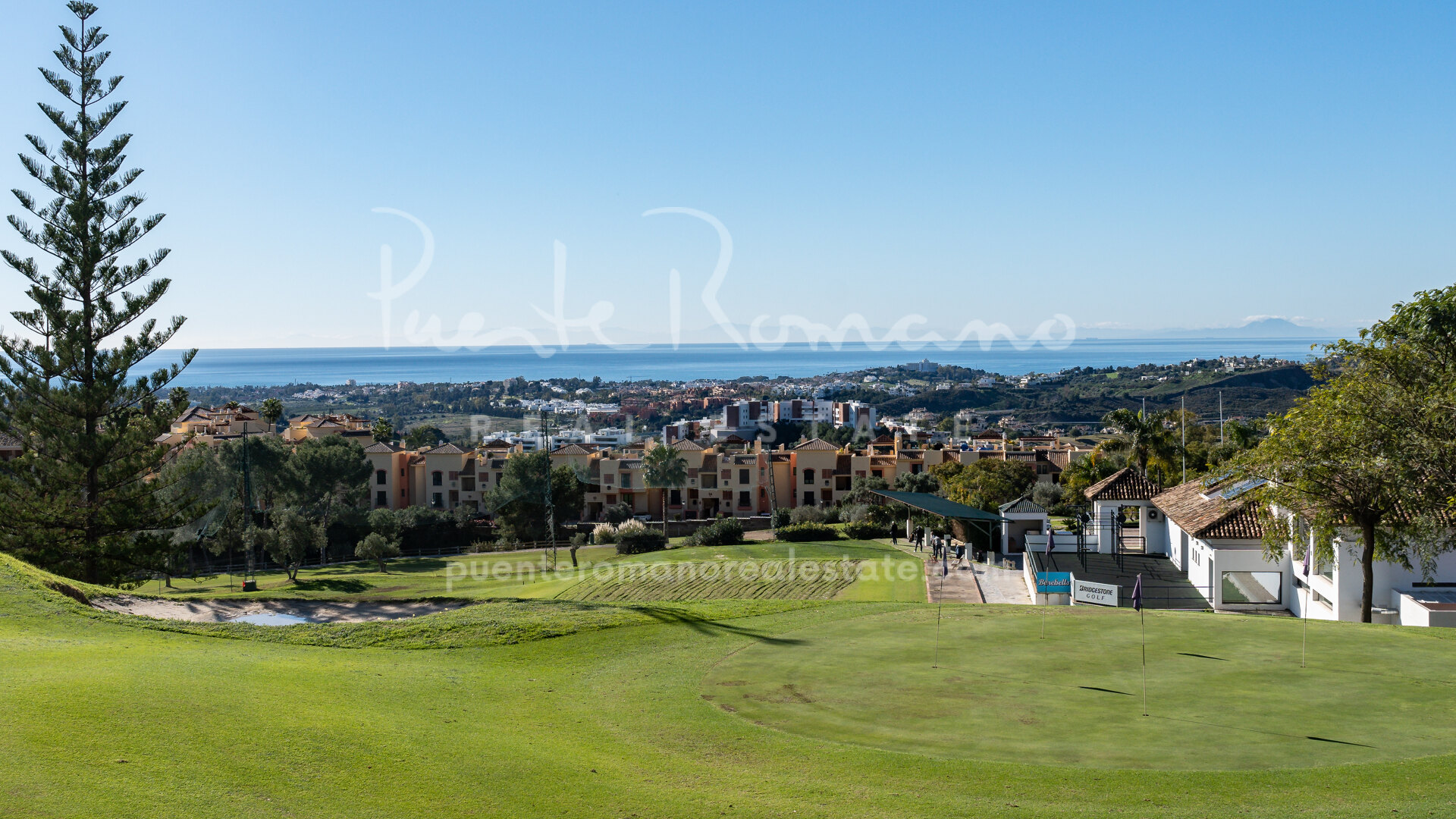 Frontline golf villa with panoramic sea and mountain views in Los Arqueros