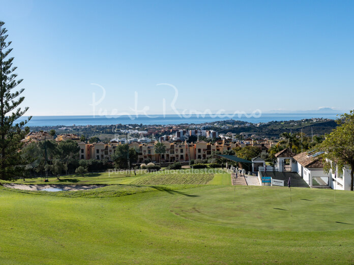 Frontline golf villa with panoramic sea and mountain views in Los Arqueros