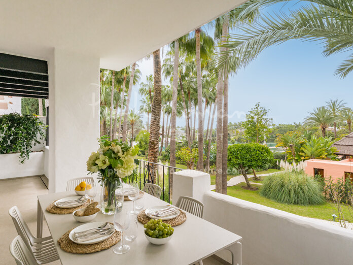 Exquisite modern apartment in the Andalusian Gardens, Marina Puente Romano – A rare gem on Marbella’s Golden Mile