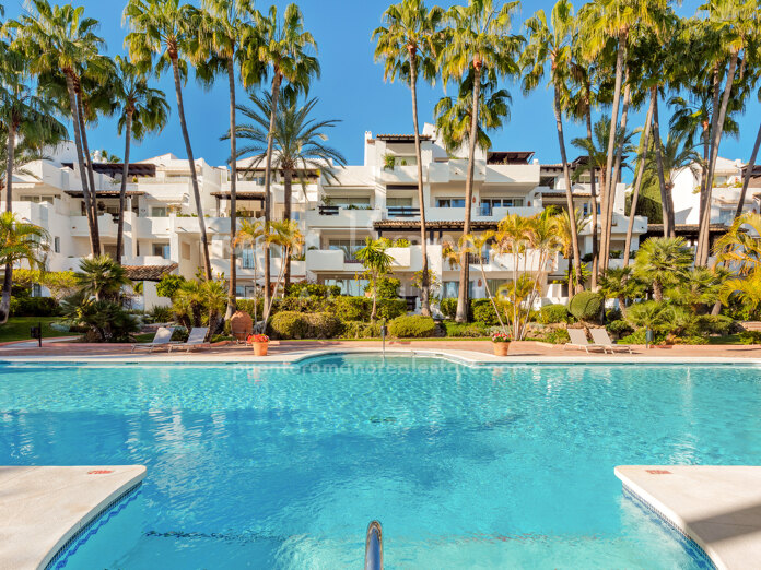 Exquisite modern apartment in the Andalusian Gardens, Marina Puente Romano – A rare gem on Marbella’s Golden Mile