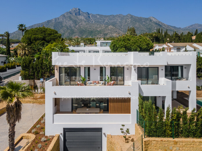 Villas contemporáneas en un complejo cerrado en Nagüeles, Marbella