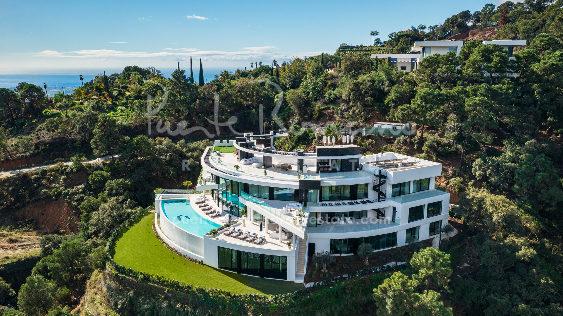 Espectacular obra maestra arquitectónica con vistas impresionantes en el corazón de La Zagaleta