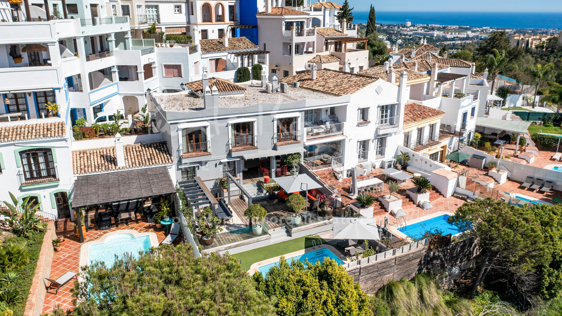 Expansive townhouse in La Heredia with private pool and incredible views