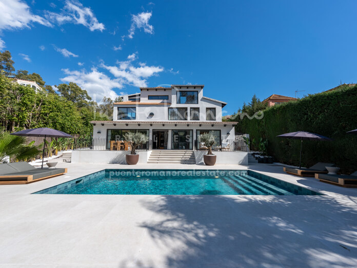 Stunning private villa in a central location in Nueva Andalucía