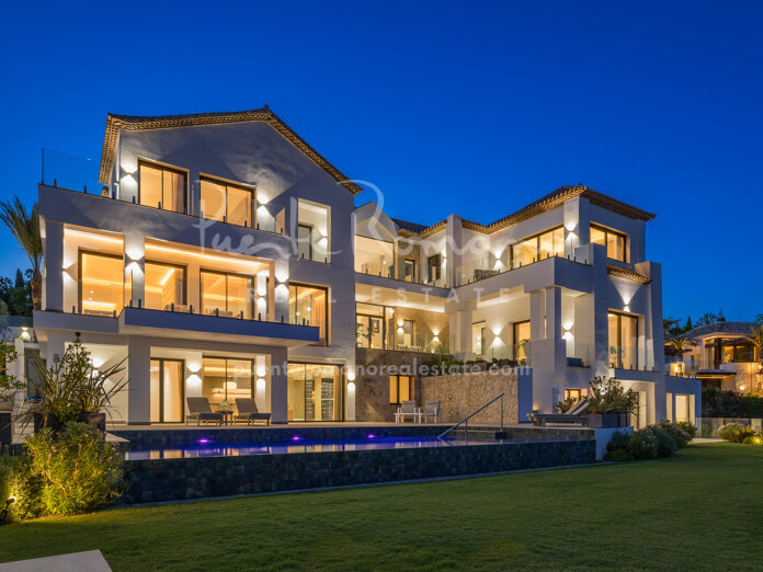 Villa Rebecka, a spacious family retreat on a frontline golf plot in Los Flamingos