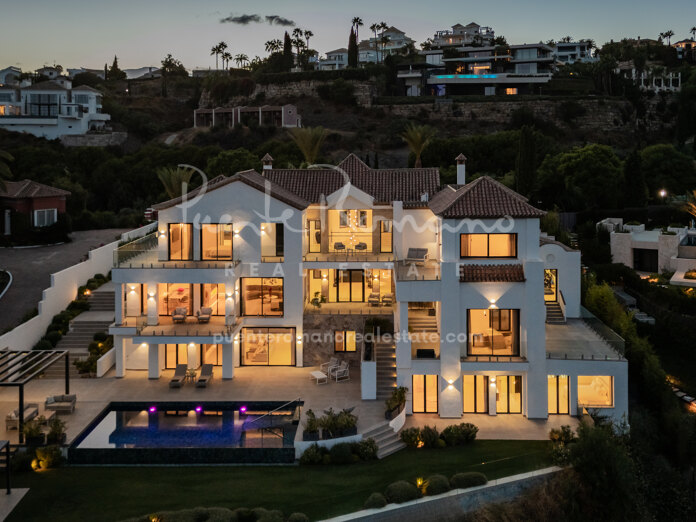 Villa Rebecka, a spacious family retreat on a frontline golf plot in Los Flamingos