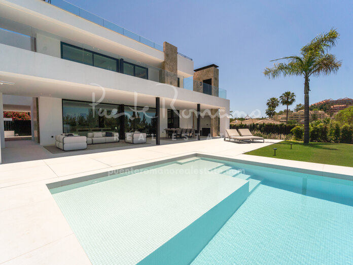 Stunning brand-new villa in the heart of Golf Valley in Nueva Andalucía