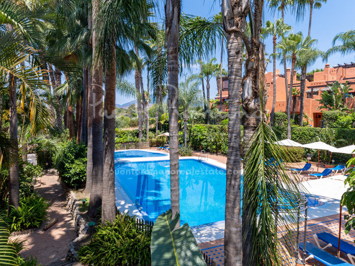 Impeccable luxury townhouse in Altos de Puente Romano