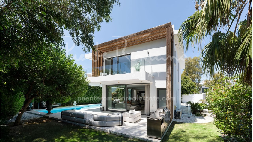 Villa de diseño contemporáneo en La Arboleda, Nueva Atalaya, Estepona Este