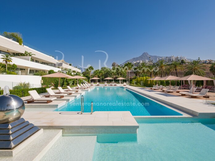 Elegant ground-floor duplex in EPIC, a five-star gated community, just 3 minutes from Puente Romano