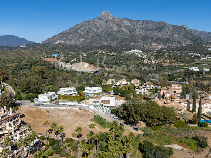 Exclusive plot with project with stunning sea views in Lomas del Marbella Club