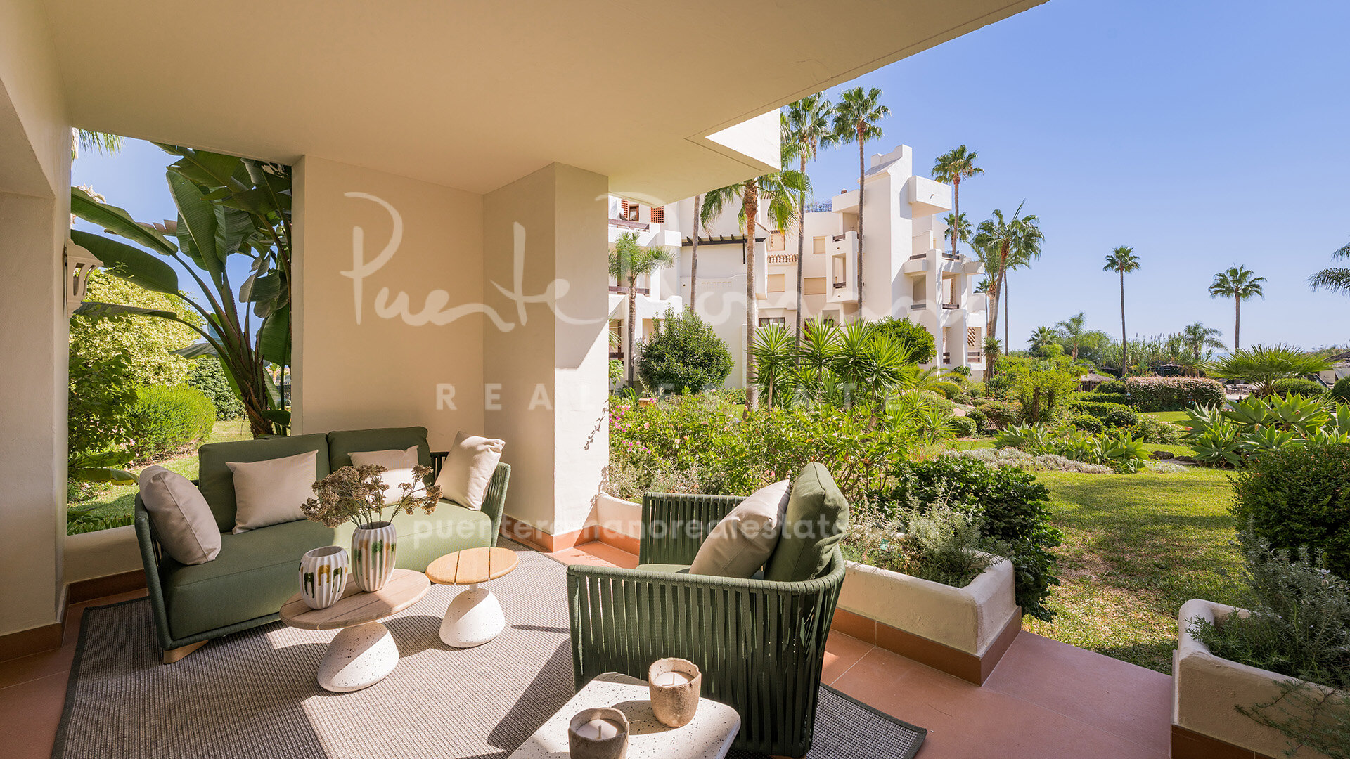 Beachfront garden apartment with sea and garden views on the New Golden Mile