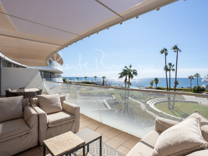 Modern beachfront apartment in The Edge, Estepona West
