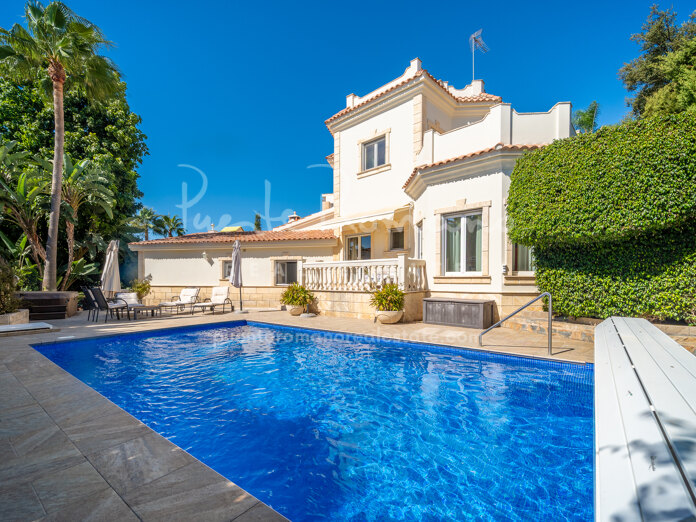 Mediterranean villa with sea views in El Rosario only a few minutes from the beach