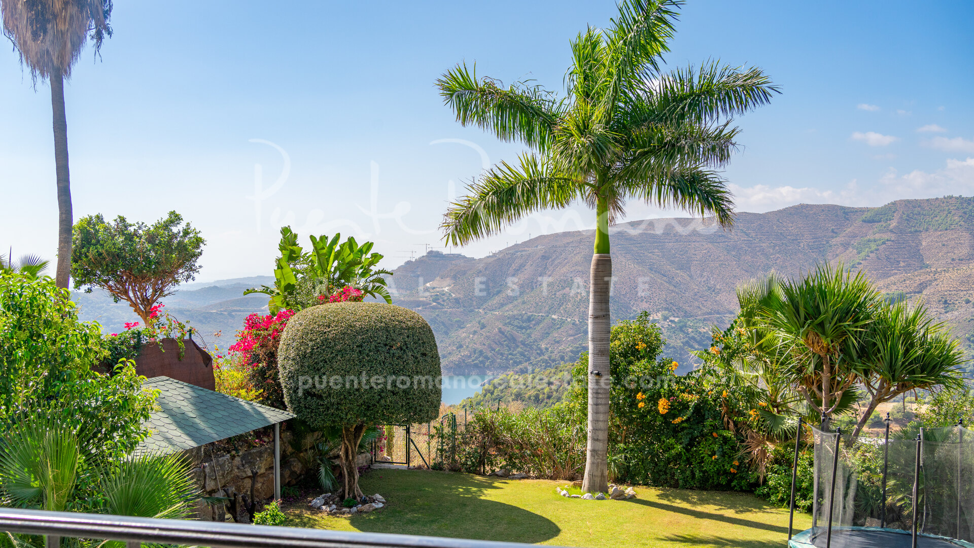 Preciosa villa de 4 dormitorios con vistas panorámicas en Sierra Blanca Country Club